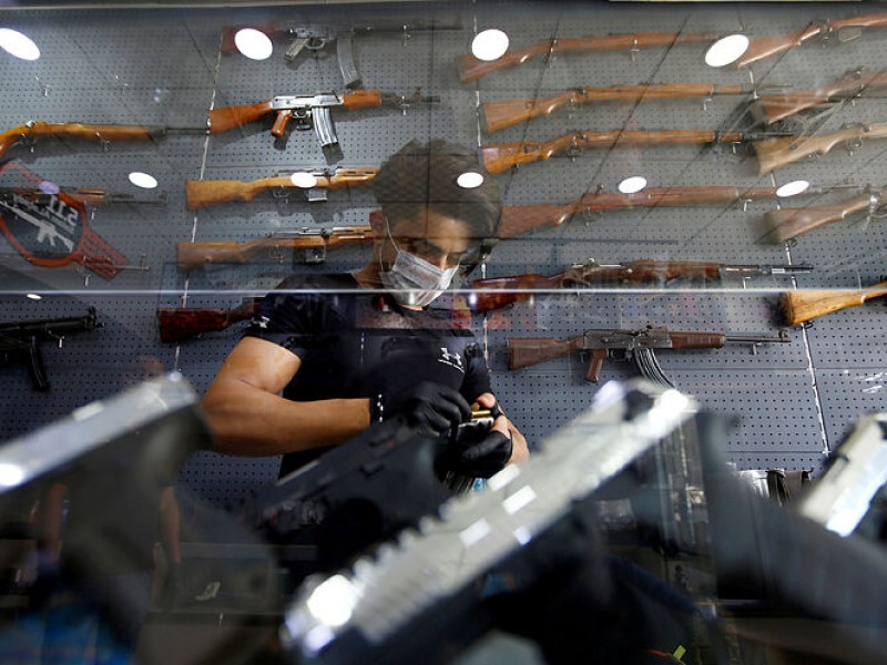 México demanda a fabricantes de armas estadounidenses por tráfico ilegal