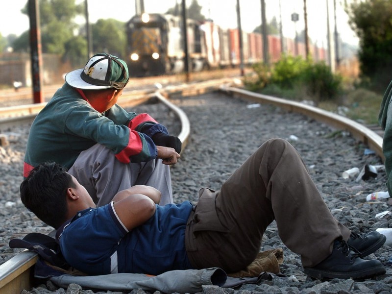 México intercepta a más de 27.000 indocumentados en trenes