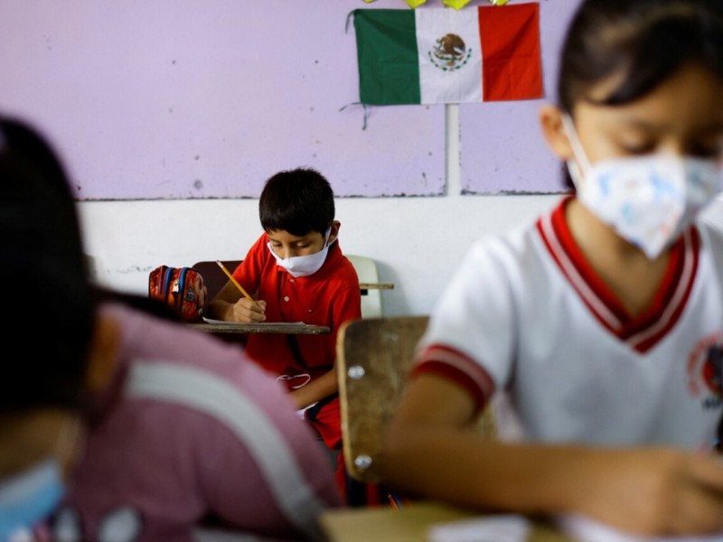 México invierte menos en educación que países de la OCDE