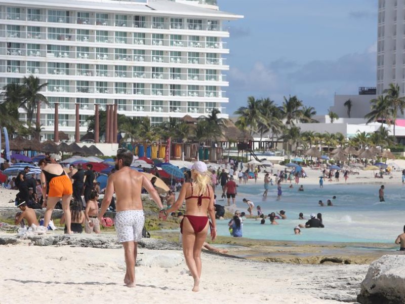 México recibe más turistas y ve un aumento de ingresos