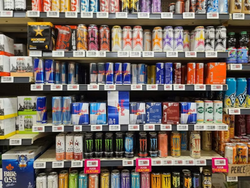 México restringirá venta de bebidas energizantes a jóvenes por salud