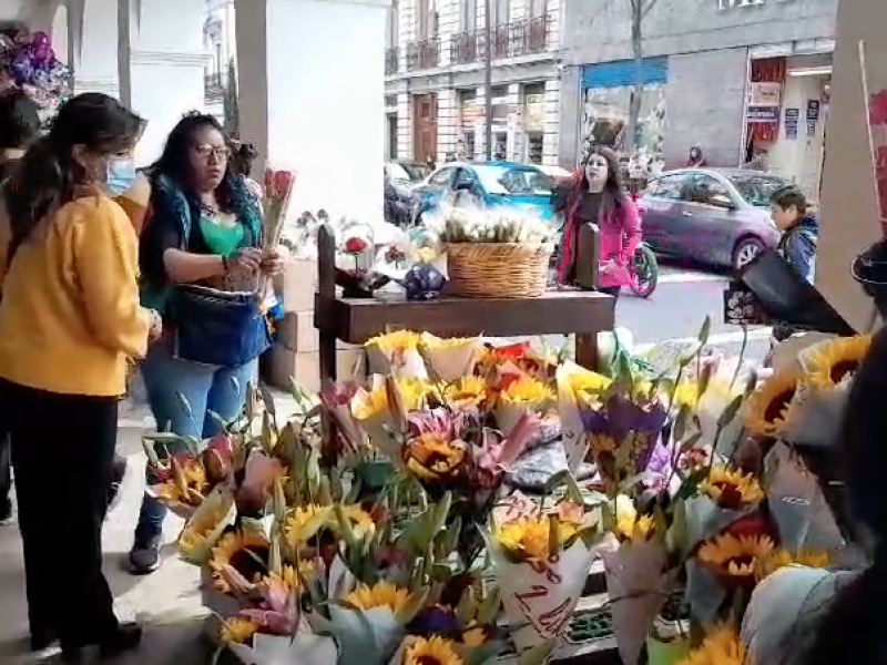 Mexiquenses celebran el amor y la amistad