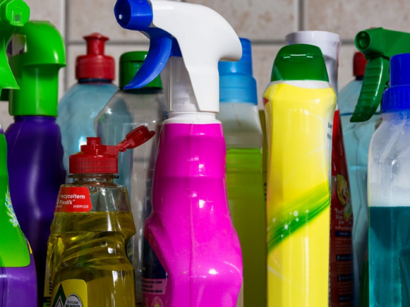 Mezcla de químicos en hogar pueden causar intoxicación
