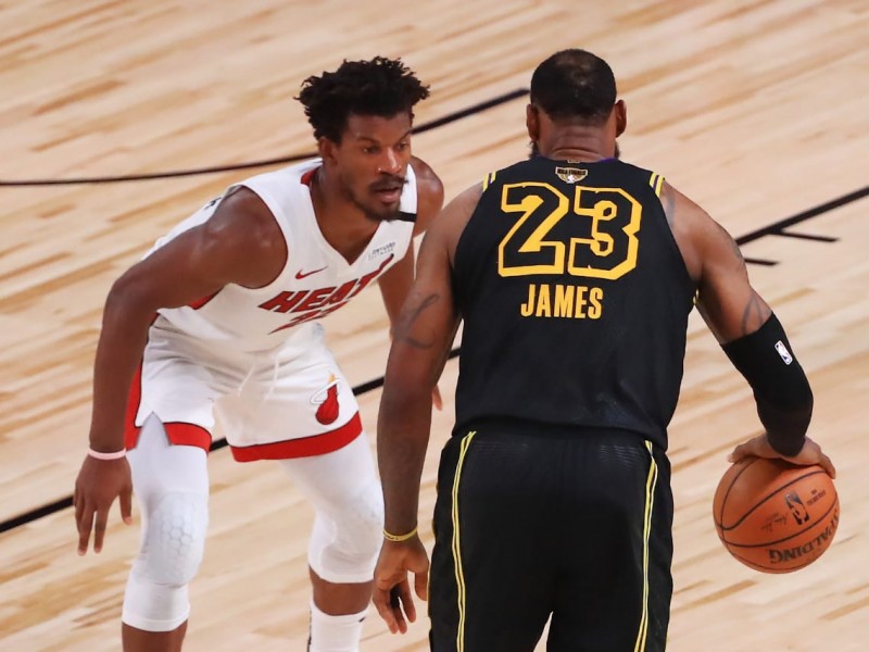 Miami venció a Lakers y forzó el sexto juego