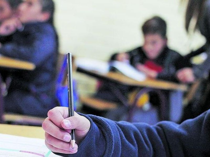 Magisterio volverá a clases hasta que se vacune al personal