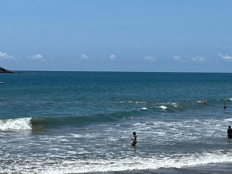 Miércoles caluroso y con cielos medio nublados en Mazatlán