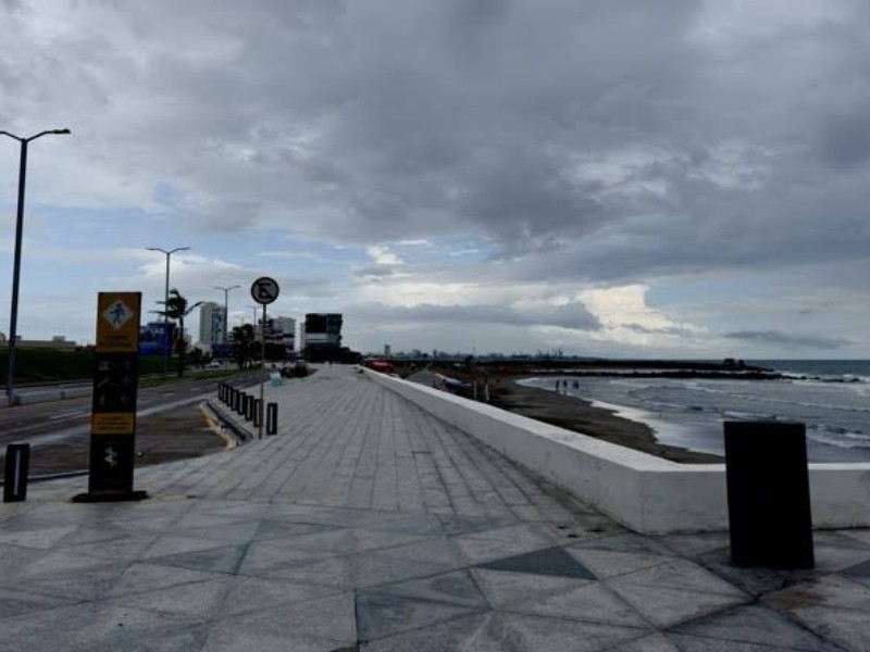 Miércoles mayormente nublado y lluvioso en Veracruz
