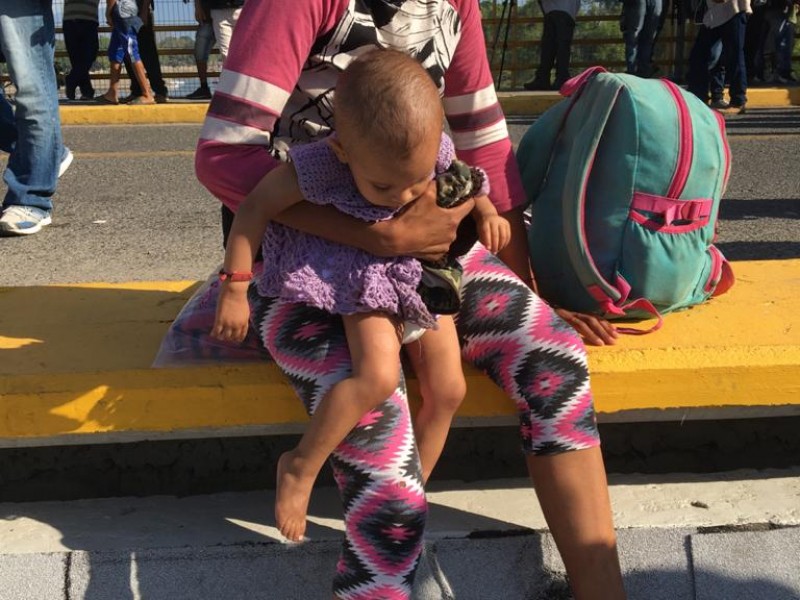 Migrantes afectados por Eta no logran cruzar a Guatemala