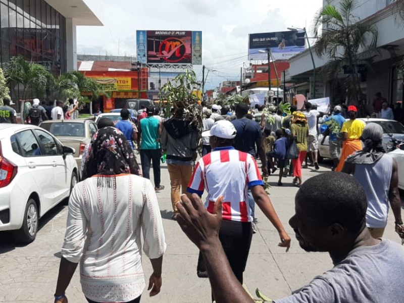 Migrantes africanos exigen libre tránsito en México