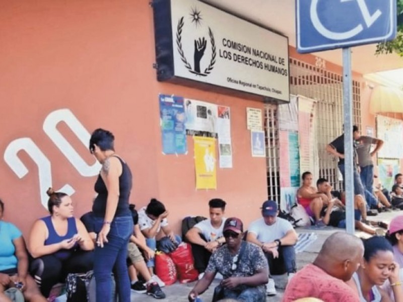 Migrantes cubanos aluden malos tratos del INM