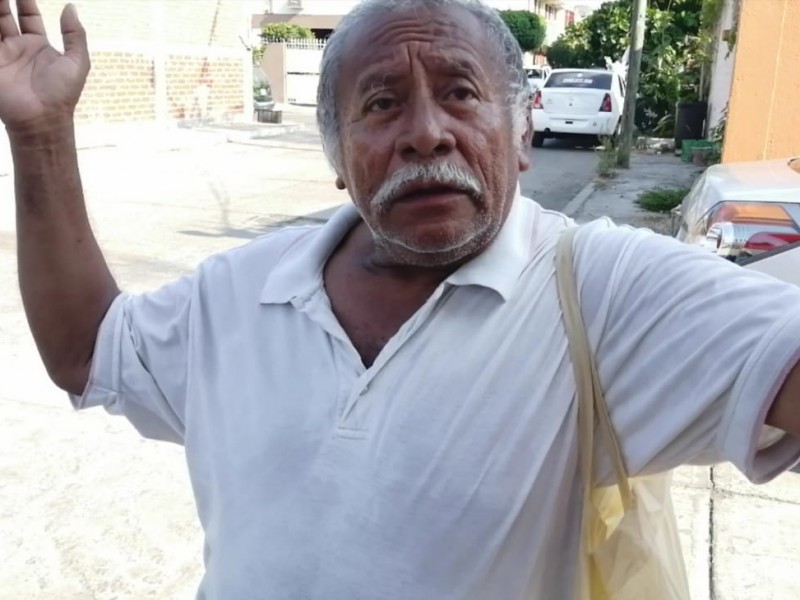 Miguel Ángel, vendedor de chicles, preocupado por aislamiento social
