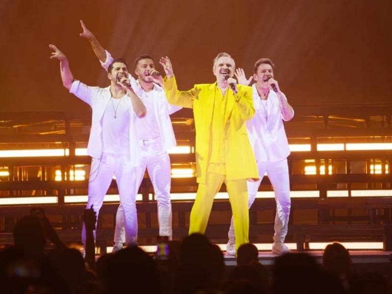 Miguel Bosé se presentó en Coliseo Centenario ante sus seguidores