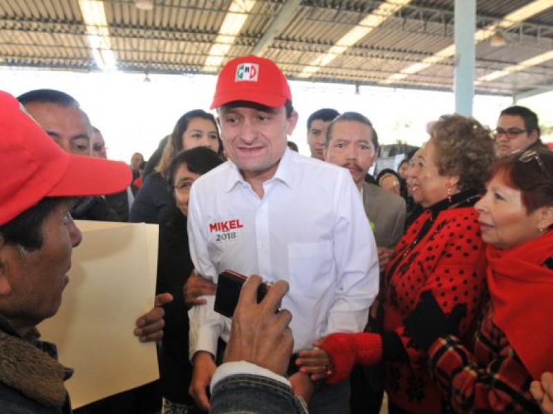 Mikel Arriola dialogó con vecinos de la GAM