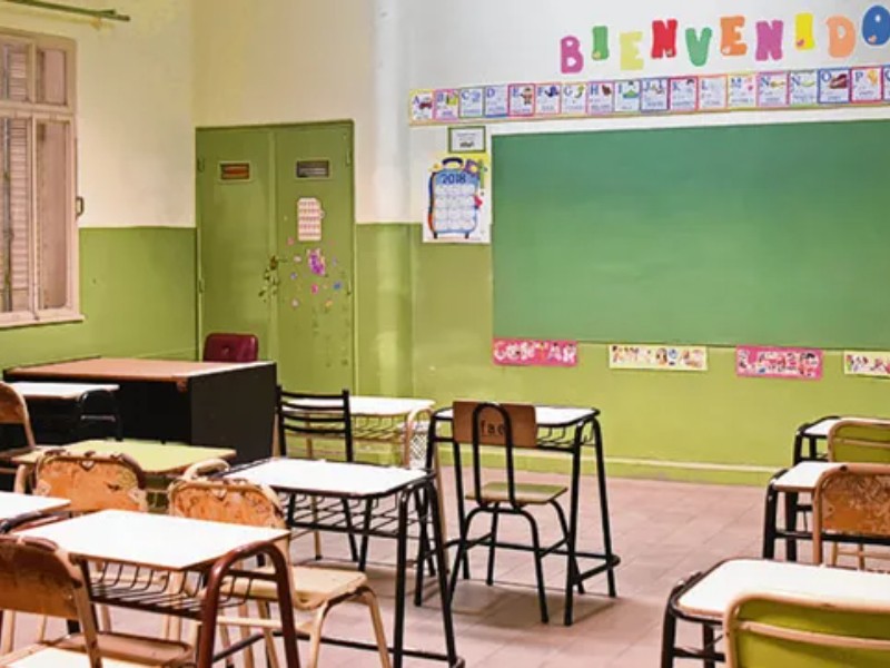 Miles de estudiantes afectados por paro magisterial