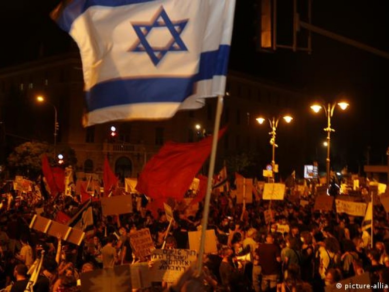 Miles de israelíes se manifiestan contra gobierno Netanyahu