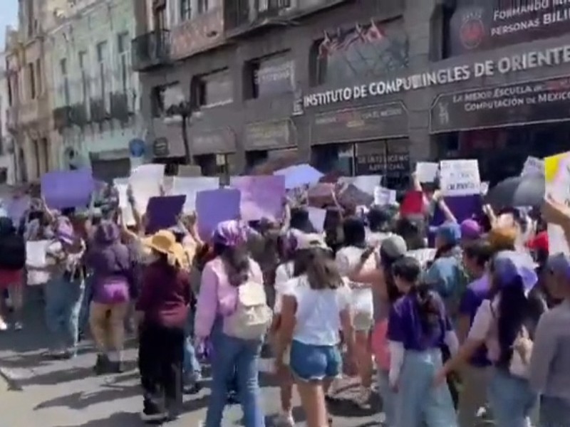 Miles marchan en Puebla durante el 8M para exigir justicia | Meganoticias