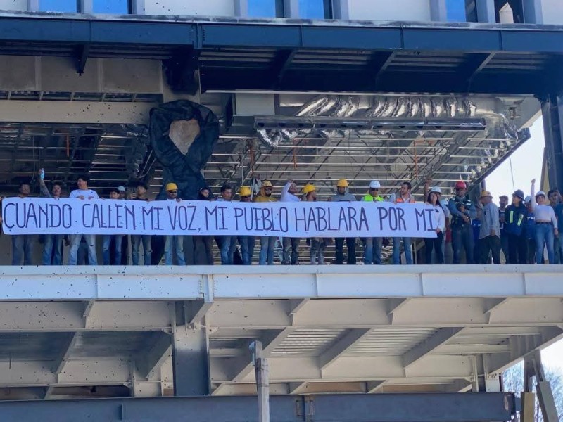 Miles marchan por la paz y justicia para Carlos Manzo en Uruapan