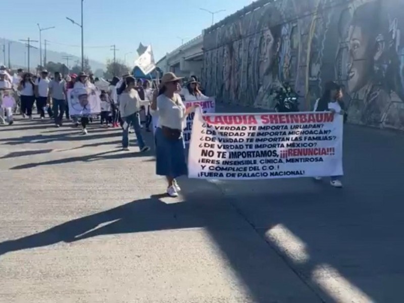 Miles marcharon en Uruapan