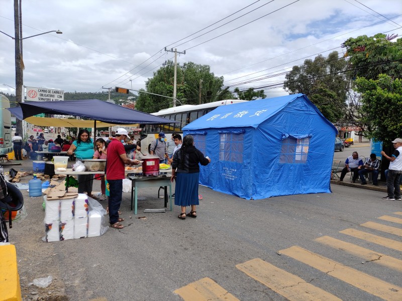 Militantes de la COCEI realizan plantón indefinido en Oaxaca