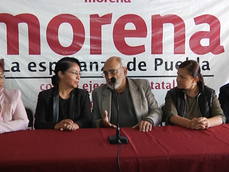 Militantes del PRD renuncian a su partido