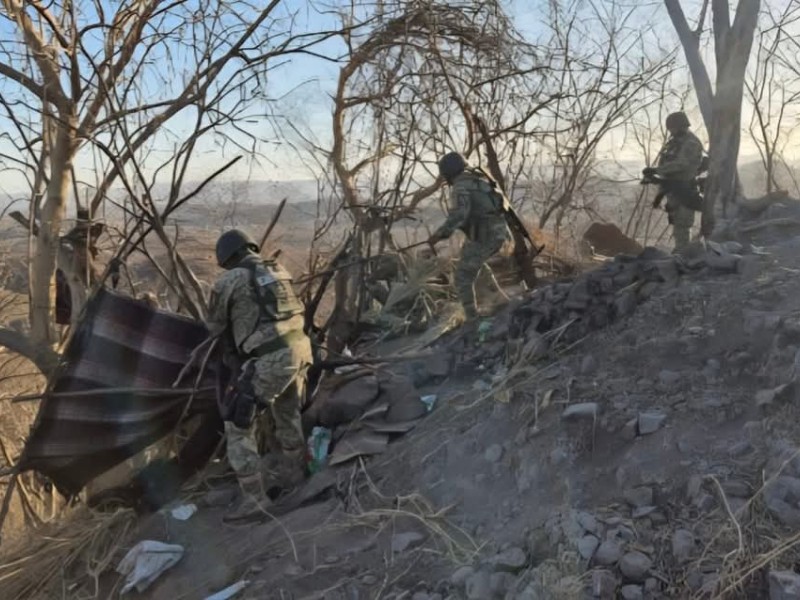 Militares destruyen campamento utilizado por la delincuencia organizada en Culiacán