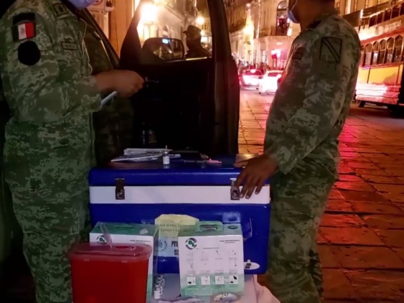 Militares instalan módulo de vacunación nocturno en centro de Zacatecas