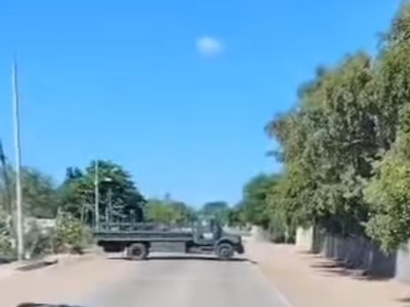 Militares mantienen cerrado el paso al Ejido 5 de mayo en Navolato