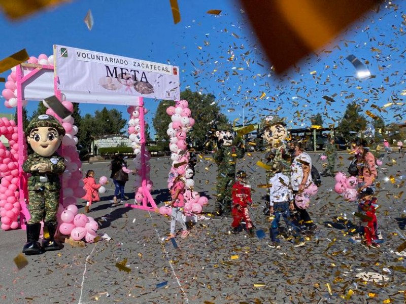 Militares realizan caminata por la Lucha del Cáncer de Mama