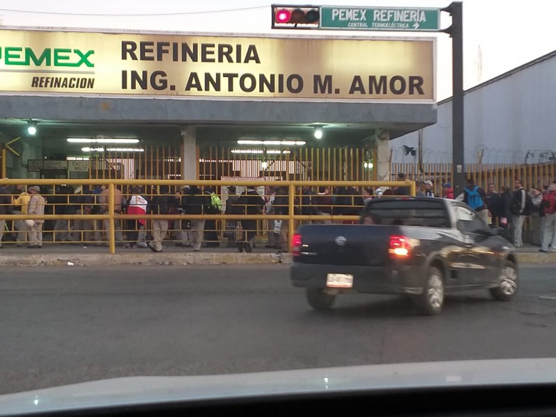 Militares revisan acceso de trabajadores a Refinería