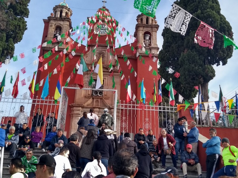 Millares de capitalinos visitan a la Madre Guadalupe