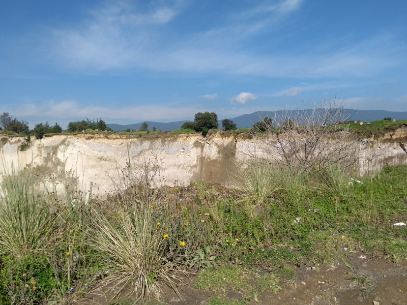 Minas dejan sin camino a productores de Zinacantepec