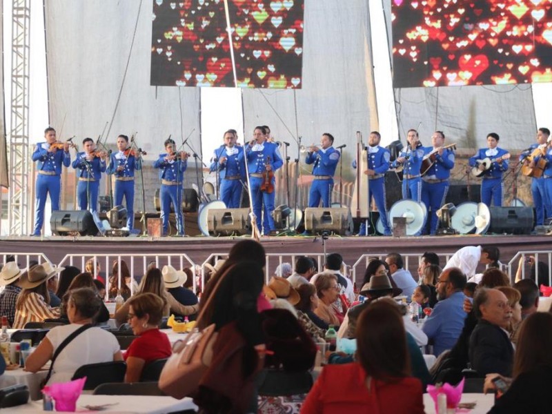 Mineral de Pozo se llena con música tradicional