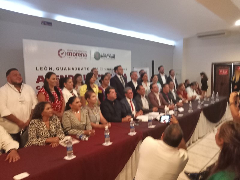 Golpetea politicamente Monreal al gobierno de Libia.