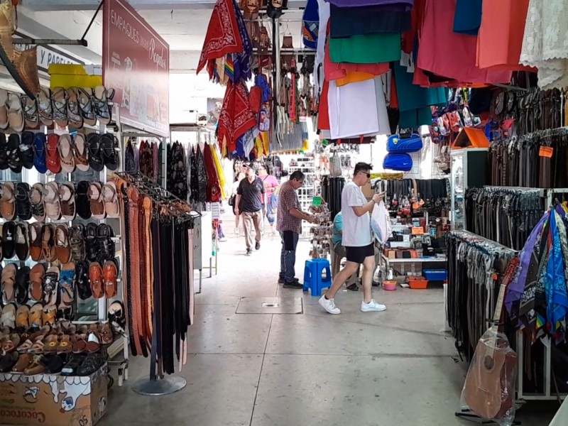 Molestos locatarios del mercado en Guamúchil exigen mantenimiento al inmueble
