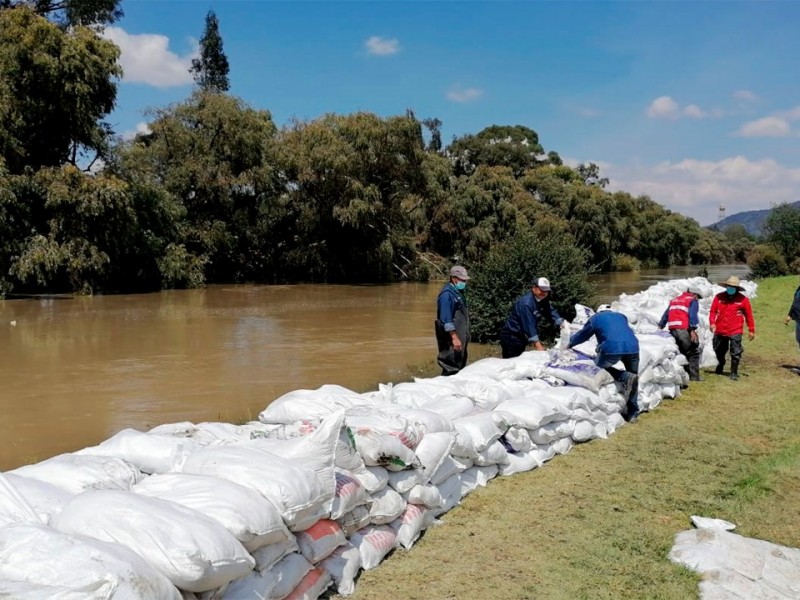 Monitorea CAEM cuerpos de agua en la entidad