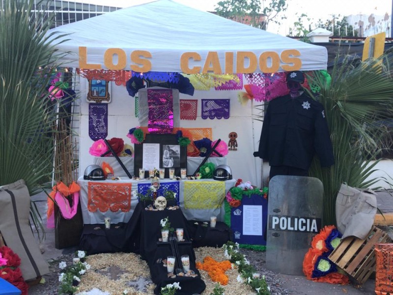 Montan altar a Policías caídos