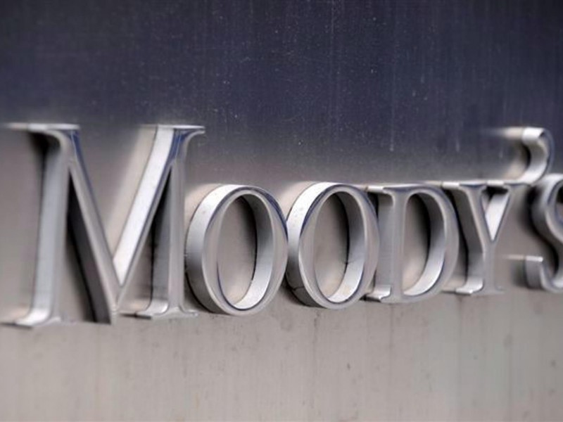 Moody's rebaja calificación al sistema bancario estadounidense