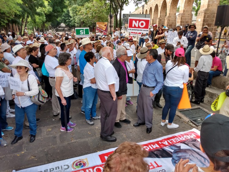 Morelianos marchan en contra de AMLO