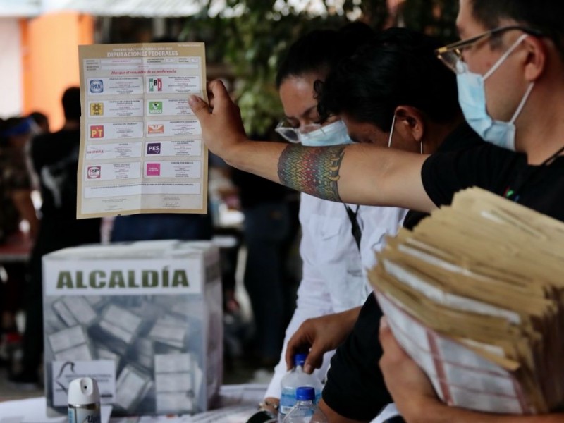 Morena ganaría 10 de 15 gubernaturas