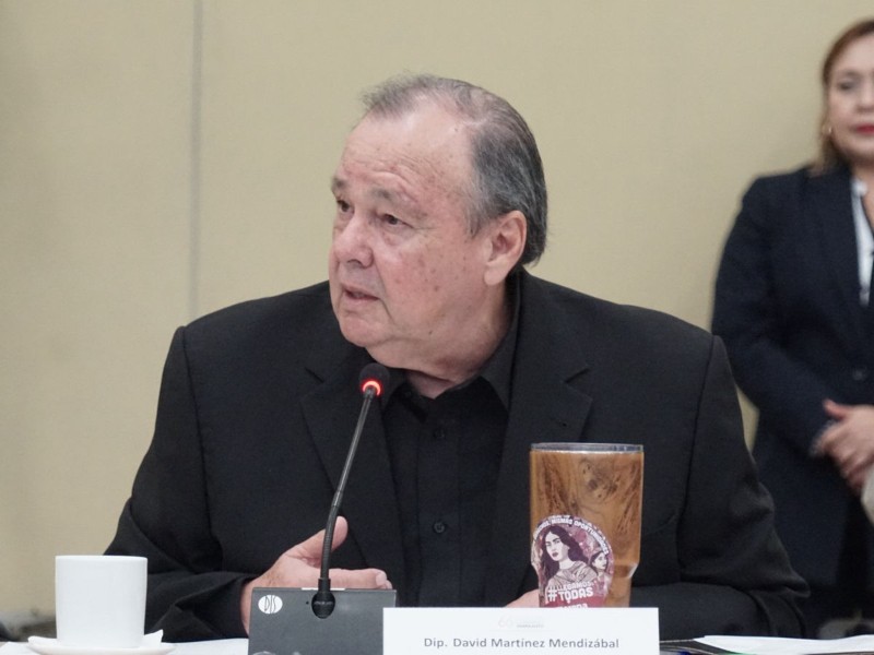 Morena propone reducir a 25 el número máximo de alumnos por grupo