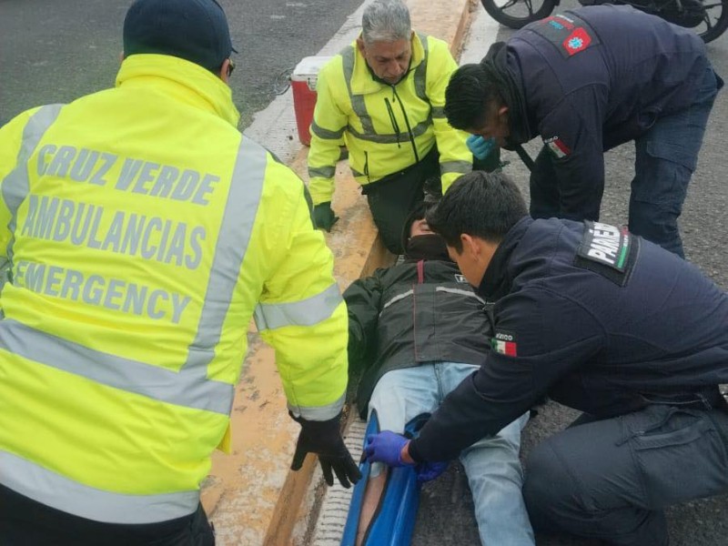 Motociclista atropellado sobre Circuito Presidente en Xalapa