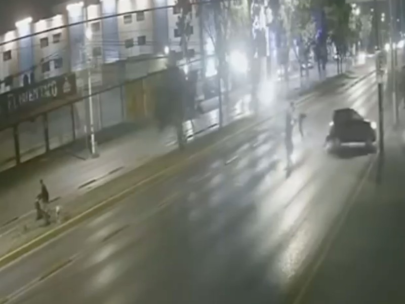 Motociclista fallece tras impactarse contra un automóvil en Tultitlán
