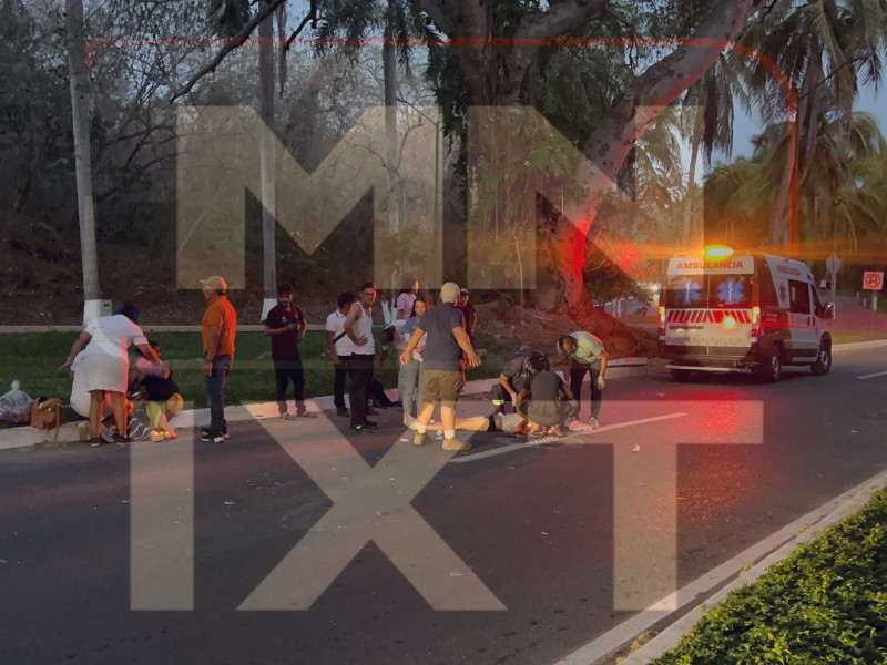Motociclista resulta herido en accidente en Ixtapa