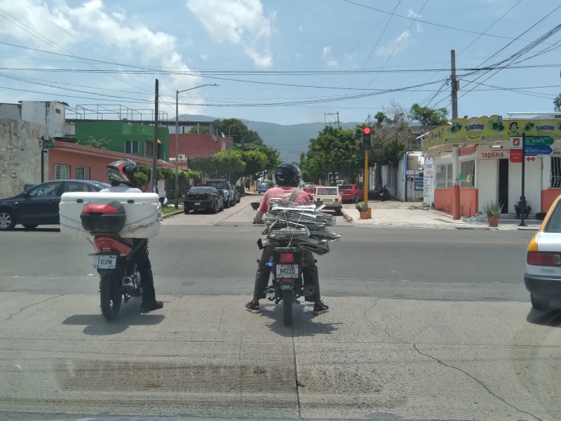 Motociclista violan reglamento de Tránsito