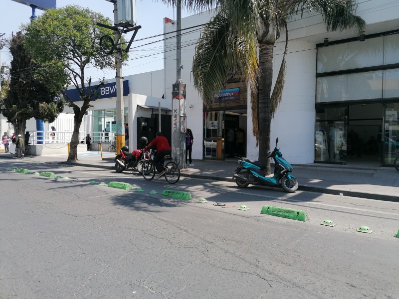 Motociclistas invaden ciclovía en San Mateo Atenco