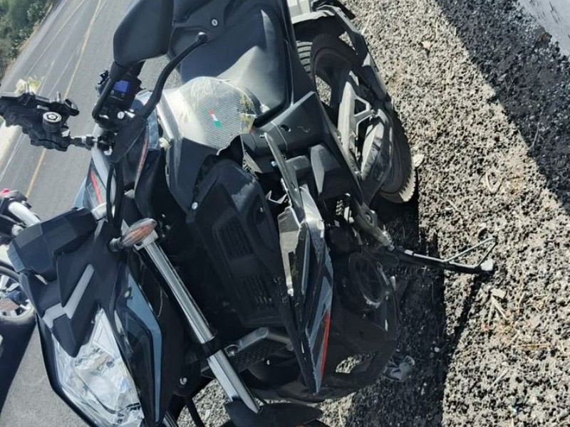 Motociclistas se accidentan en la carretera a Huajuapan
