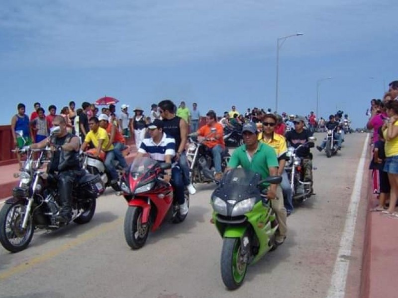 Motociclistas se protegen ante inseguridad en carreteras