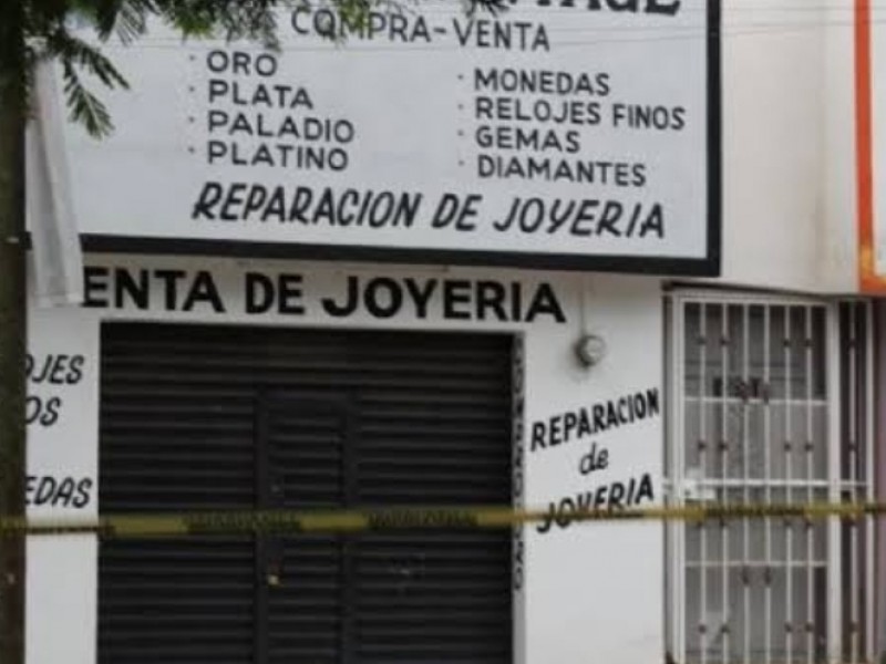 Intentan asaltar joyería y lesionan a mujer en Panorama