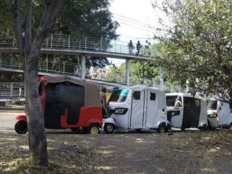 Mototaxis siguen sin regulación