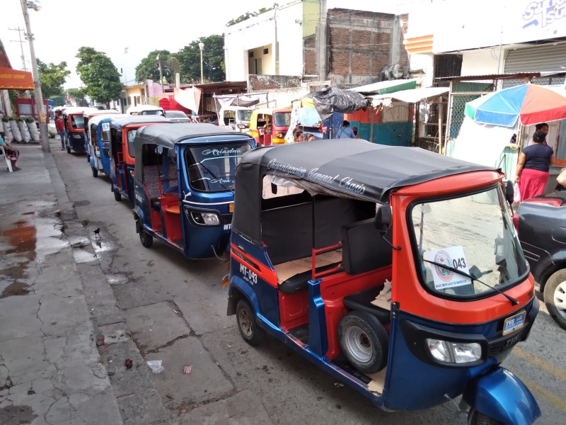 Mototaxistas amagan con bloqueo carretero, denuncian desatención de autoridades